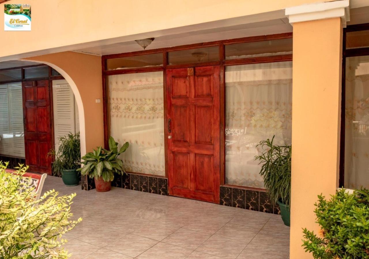 Hotel Y Cabinas El Coral Хако Екстер'єр фото